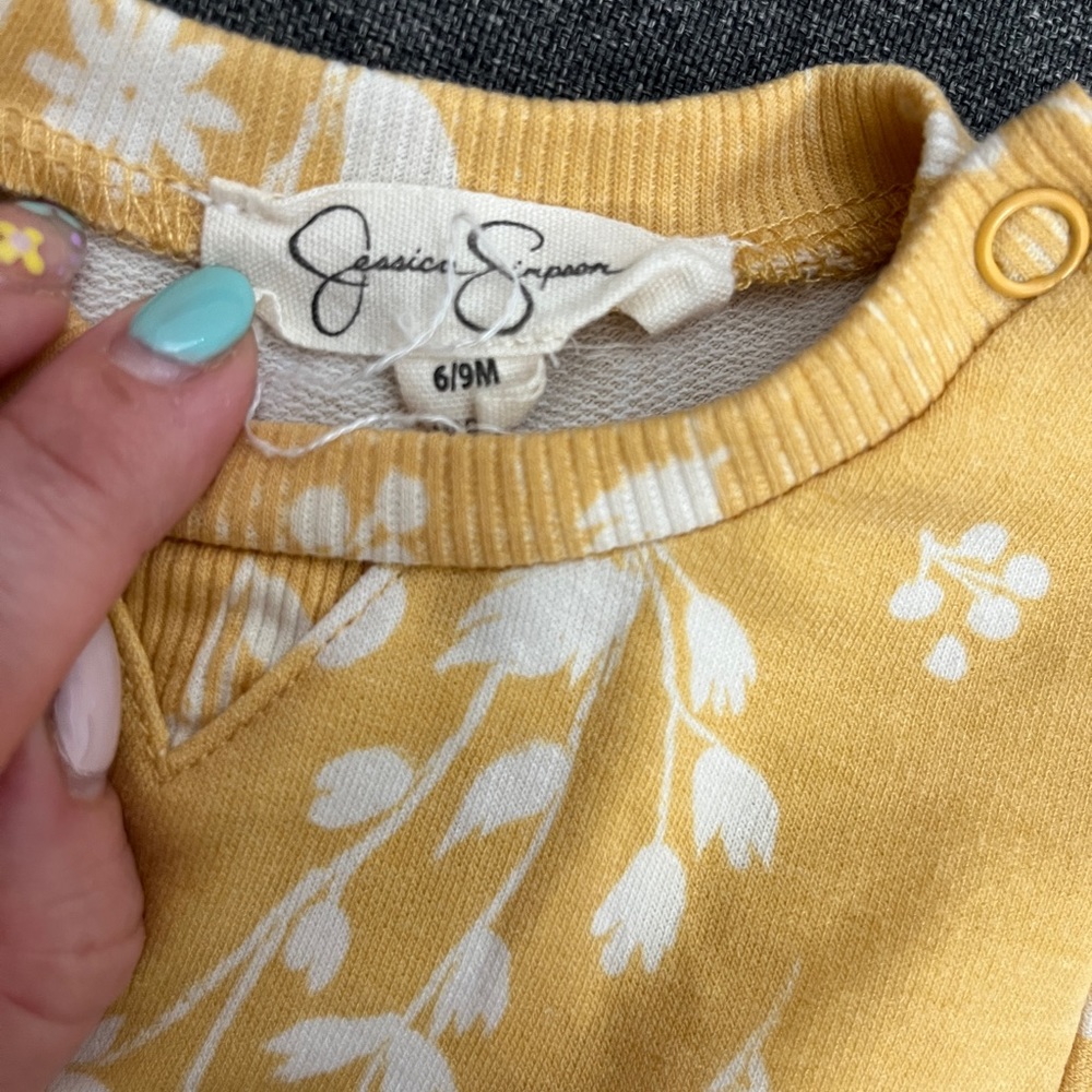 Jessica Simpson Baby Set - Picture 4 of 4